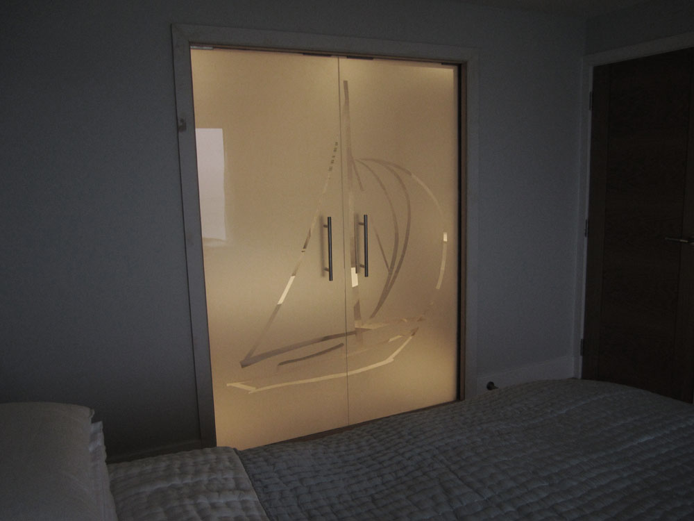 Veon Glass Bespoke Structural Glass Solutions Sliding Interior   Veon Ltd Frameless Glass Internal Sliding Doors Devon 01 